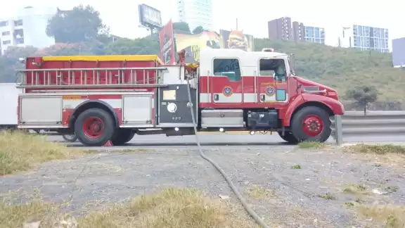 El incendio se produjo al interior de un inmueble en la colonia La Fe de San Nicolás de los Garza, Nuevo León El incendio se produjo al interior de un inmueble en la colonia La Fe de San Nicolás de los Garza, Nuevo León