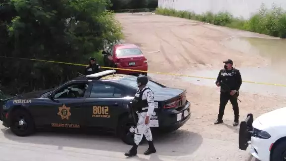 El policía fue trasladado a la Clínica T1 del IMSS El policía fue trasladado a la Clínica T1 del IMSS