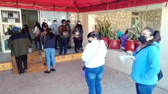Derechohabientes coinciden en la necesidad de crear una sala especial para quienes se hagan un examen por coronavirus Derechohabientes coinciden en la necesidad de crear una sala especial para quienes se hagan un examen por coronavirus