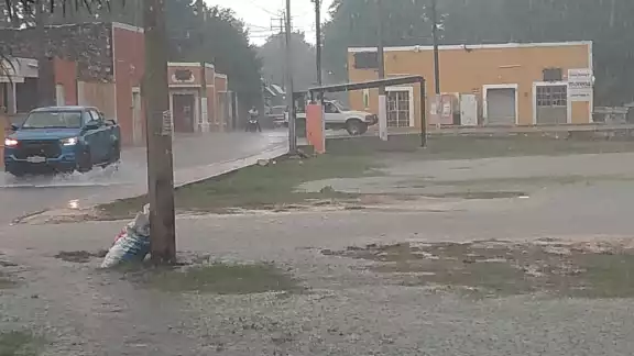 Se registra fuerte aguacero en Chocholá, Yucatán