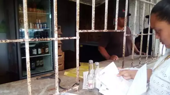 Ciudadanos piden que sé de más vigilancia a la venta de alcohol en el municipio Ciudadanos piden que sé de más vigilancia a la venta de alcohol en el municipio