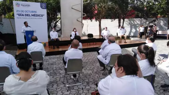 El evento se realiza en el Monumento al Médico, ubicado en la avenida Cámara de Comercio. Foto: Oscar Suaste
