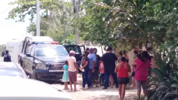 Al lugar llegaron policías y elementos del Servicio Médico Forense (Semefo)