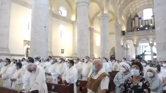 Más de mil 500 personas estuvieron presentes en la Misa Crismas encabezada por el Arzobispo de Yucatán Más de mil 500 personas estuvieron presentes en la Misa Crismas encabezada por el Arzobispo de Yucatán