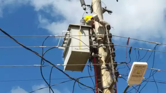 La CFE acudió a Ich-Ek para solucionar las deficiencias en el servicio eléctrico tras las quejas de los pobladores La CFE acudió a Ich-Ek para solucionar las deficiencias en el servicio eléctrico tras las quejas de los pobladores