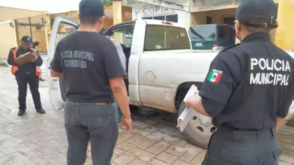 Ambos vehículos fueron trasladados a la comandancia municipal Ambos vehículos fueron trasladados a la comandancia municipal