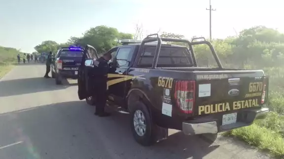 Al lugar llegaron elementos de la SSP, quienes ayudar al automovilista Al lugar llegaron elementos de la SSP, quienes ayudar al automovilista