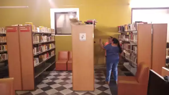 La Biblioteca Central Eligio Ancona se comenzó a instalar en la Casa de la Cultura, calle 25 por 80 y 82 centro, en el año 2012