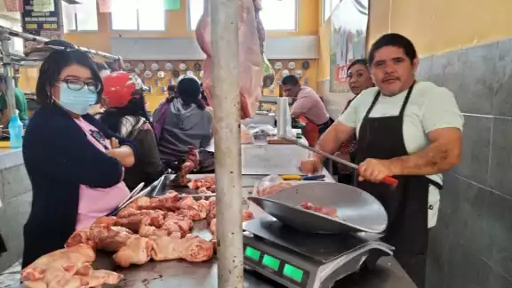 En Izamal se respira un ambiente de festejo ante las buenas ventas por la Navidad En Izamal se respira un ambiente de festejo ante las buenas ventas por la Navidad
