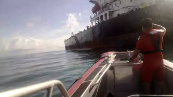 Se realizó la evacuación médica del tripulante con el apoyo de la Tercera Región Naval.  Foto: Secretaría de Marina