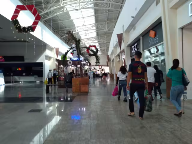 Las autoridades indicaron que no podrán reunirse más de 10 personas en las fiestas decembrinas