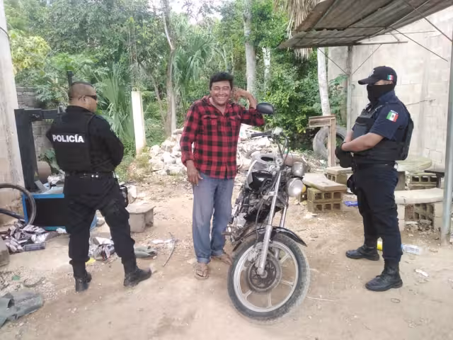 El hombre recuperó su motocicleta