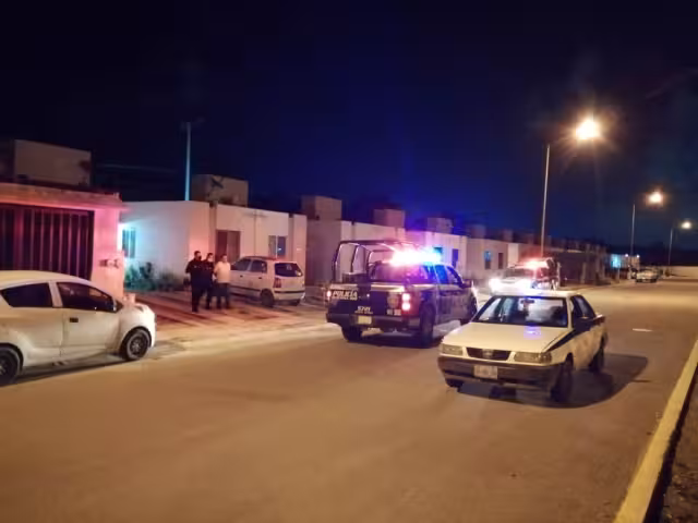 Los agentes detuvieron al hombre y lo trasladaron al Centro de Retención Municipal.