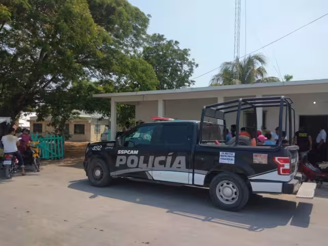 Autoridades recuperaron un cayuco con reporte de robo en Sabancuy