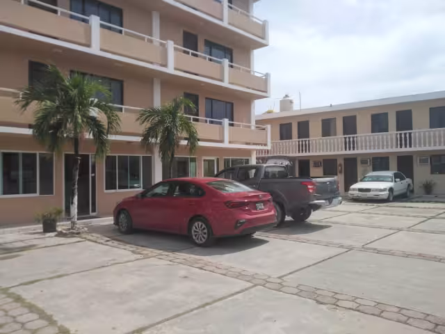 Lo que a los turistas les llama de la Villa son las playas y lo barato que son las habitaciones; esperan que este fin de semana tenga buena afluencia