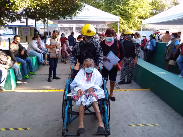 La octogenaria comenta que se siente ansiosa, pero nerviosa al mismo tiempo, ha que es un paso importante de edad