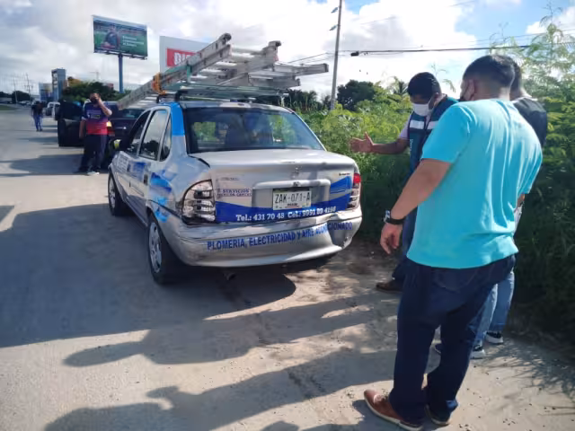 En total cuatro vehículos resultaron dañados en el accidente. Foto: Fernando Poó