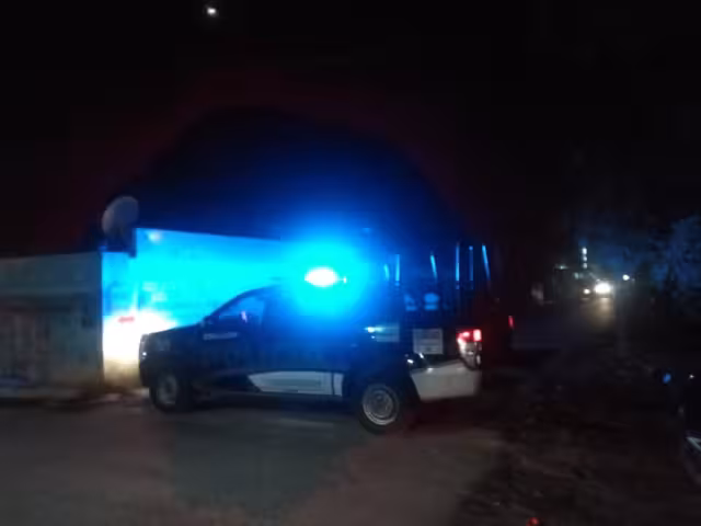 Los hechos ocurrieron alrededor de las 21:00 horas cuando vecinos de la colonia centro reportaron a la policía local