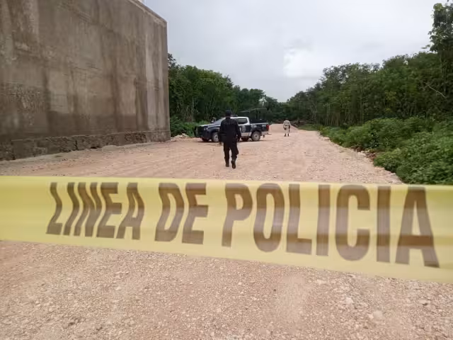 Elementos de la Guardia Nacional montaron vigilancia en la zona de la colonia Valle Verde en la que fueron hallados dos cuerpos con marcas de violencia