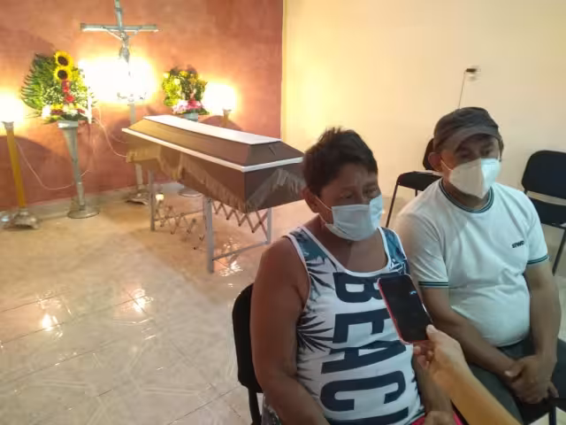 María Ravelo Echevarría, mamá del ahora occiso, viajó desde Acayucan, Veracruz para recuperar el cuerpo de su hijo