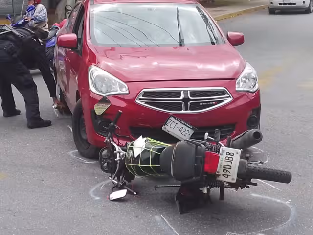 Al lugar tuvieron que acudir peritos para deslindar responsabilidades