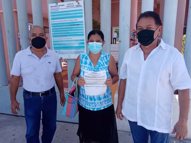 Trabajadores de Pemex jubilados fueron a consultar y en las farmacias no habían medicinas