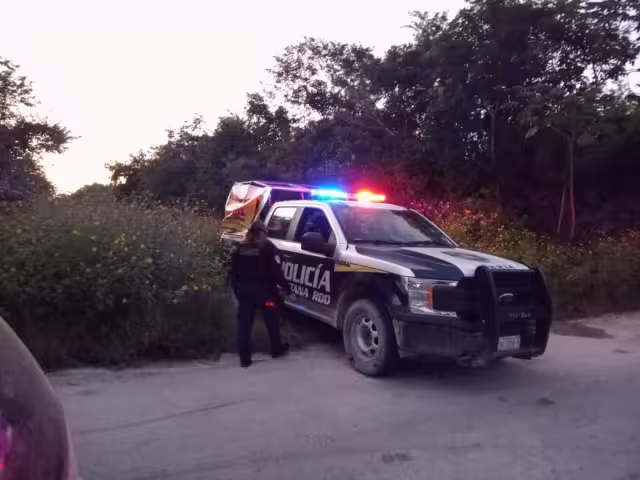 La zona fue acordonada por elementos municipales, quienes están a la espera de que lleguen Servicios Periciales