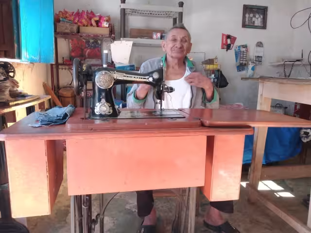 Gilberto Cohuo González, con 88 años, ha perdido parte de la capacidad visual