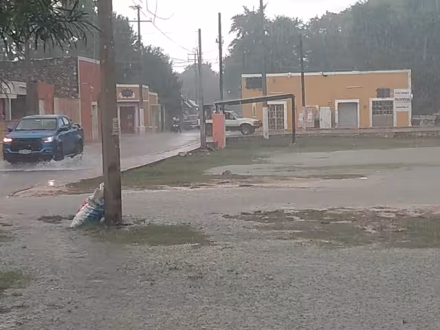 Se registra fuerte aguacero en Chocholá, Yucatán