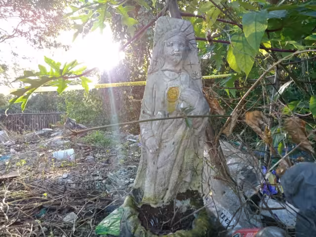 En el lugar se encontró una fosa clandestina con cuerpos, de los cuales se desconoce su identidad
