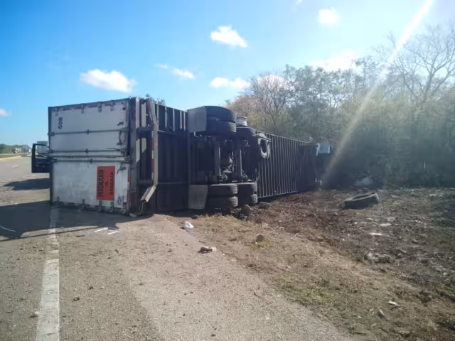 Los policías evitaron la rapiña, sin embargo se reunió una cantidad de gente sorprendente