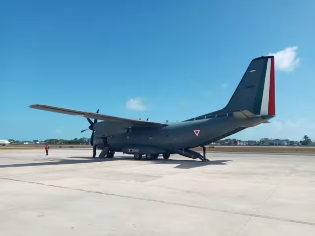 Esta aeronave trajo las vacunas a Chetumal