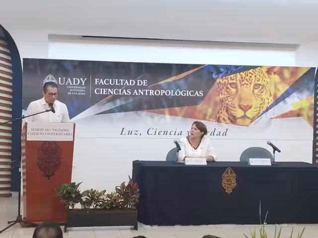 El acto se llevó al cabo en el campus de Ciencias Sociales con la presencia de autoridades universitarias e invitados especiales