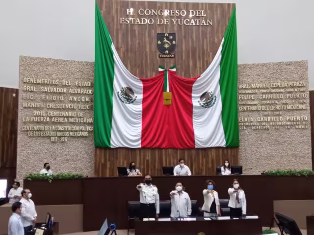 Comparecen la Secretaria general de gobierno, María Fritz Sierra y la secretaria de administración y finanzas, Olga Rosas