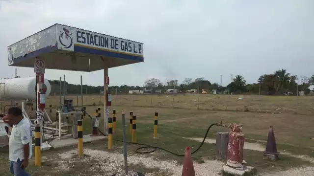 En Sabancuy un tanque de gas de 20 kilos se vende en 380 pesos