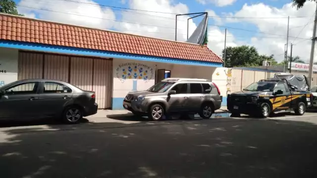 Ladrones irrumpieron el Centro de Educación Integral Peninsular de donde se llevaron cámaras y dinero. Foto: Fernando Poo H.