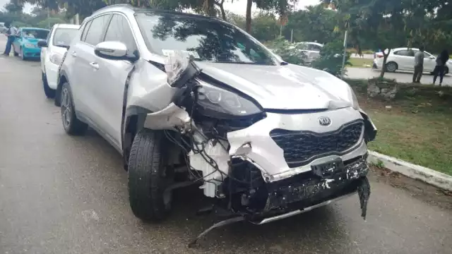 Carambola deja pérdida total de vehículos en el Anilló Periférico de Mérida