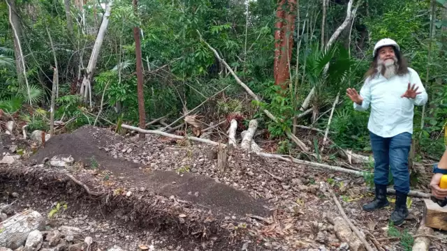 El personal del INAH indicó son 10 plataformas de viviendas de la civilización maya halladas en donde será la Central de Abastos