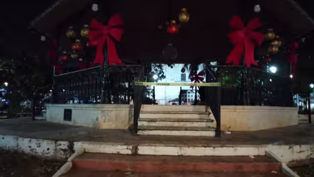 Paramédicos atendieron al hombre en el kiosko de Tizimín, pero ya no tenía signos vitales