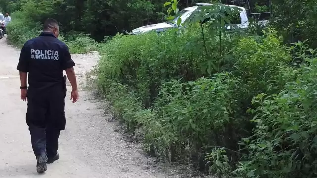 Elementos policiacos acudieron al sitio en la colonia Santa Cecilia para resguardarlo en tanto llegaba el personal de Servicios Periciales