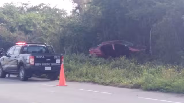 El incidente ocurrió por ahí de las 9 de la mañana cuando el conductor del vehículo perdió el control.