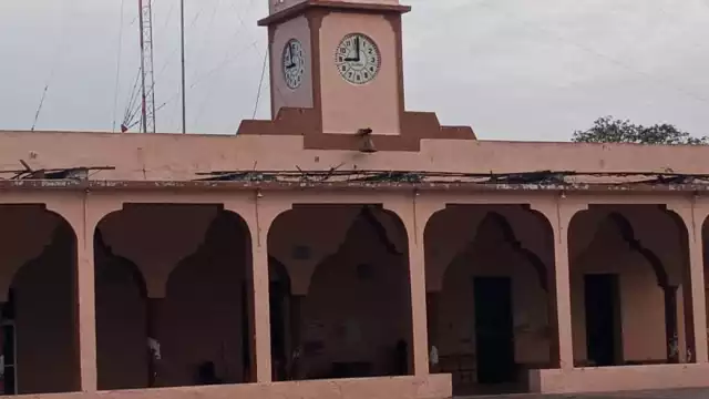 En general, el edificio necesita algunas reparaciones urgentes para operar