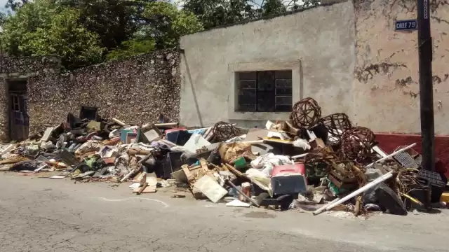 Los cacharros se pueden nidos de animales y focos de infección
