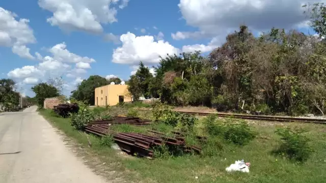 Autoridades del proyecto se han ofrecido comprar los predios colindantes a las vías