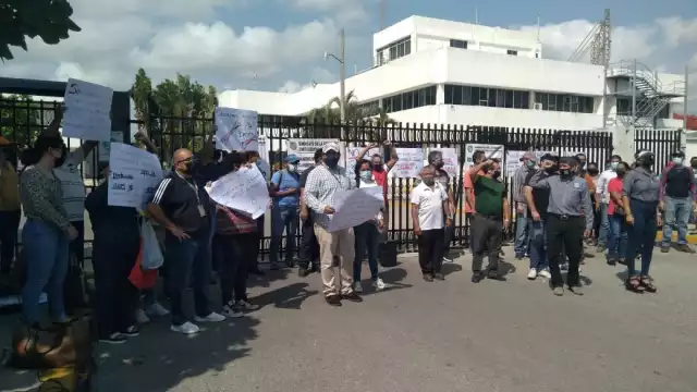 La manifestación inició ayer martes, y es respaldada por el sindicato de la Semarnat