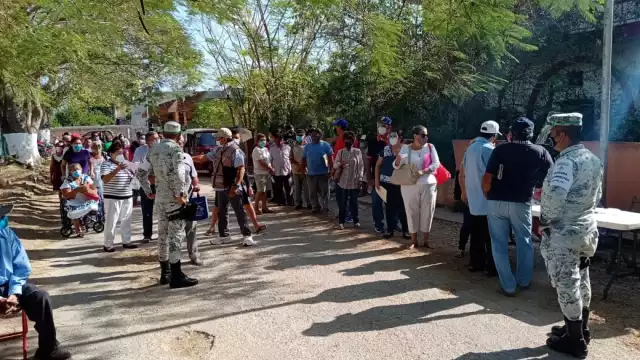 En la logística de aplicación participan elementos de la Guardia Nacional
