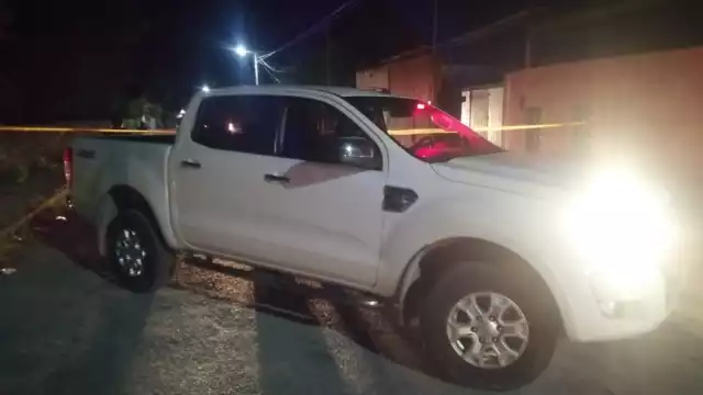 Con perros de la unidad K-9 y elementos fuertemente armados de la Policía Estatal de Investigación, se efectuó el cateo