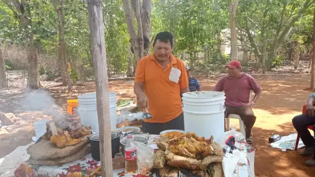 El Mamanchac o comida de monte es un ritual para atraer a la lluvia