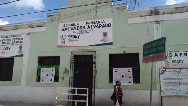 Algunas familias no están de acuerdo debido a que los alumnos no han sido vacunados