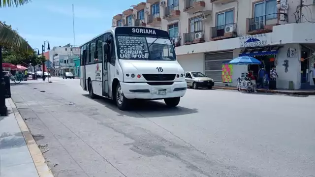 El chofer tiene la facultad de negar el servicio si el usuario no porta correctamente el cubrebocas